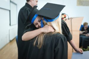 Najlepsze triki na utrzymanie intensywności koloru tkanin